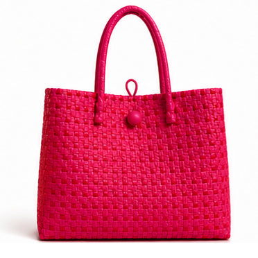 Moulin Rouge Gala Bag– A vibrant, passionate red inspired by the electric energy of Paris nightlife. Daring, expressive, and unforgettable.