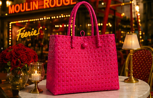 Moulin Rouge Gala Bag – A vibrant, passionate red inspired by the electric energy of Paris nightlife. Daring, expressive, and unforgettable.